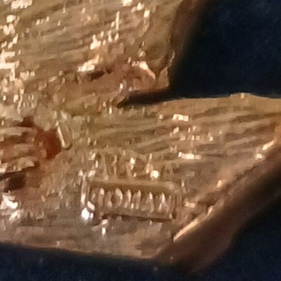 Vintage Roman Gold Tone Brooch Pin - Picture 5 of 8